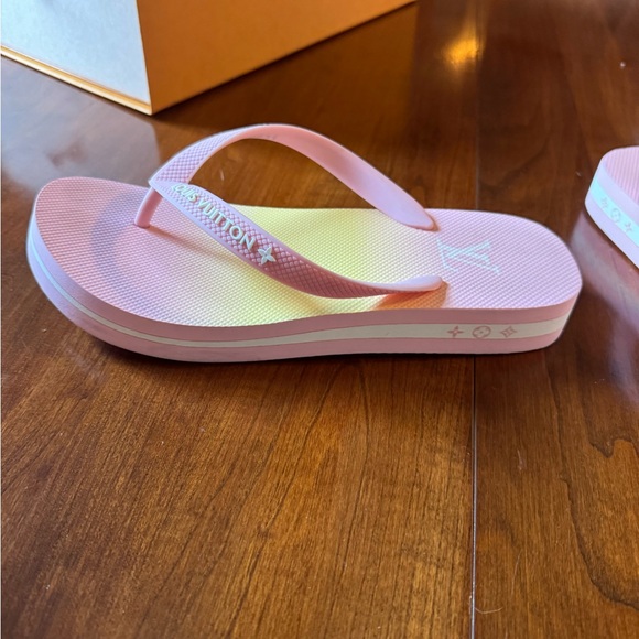 Louis Vuitton pink and yellow pool flip flops. Size 38. - Picture 2 of 5